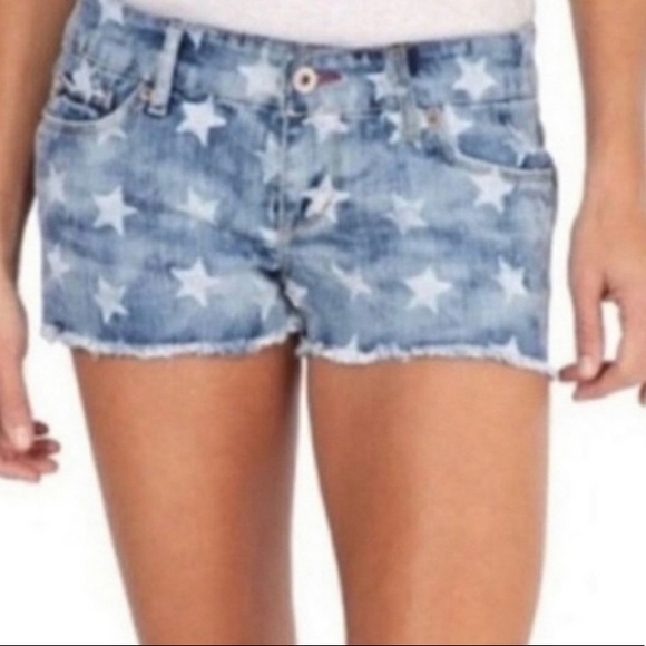 LEVI’S Shorty Shorts With Stars Design Sz 1 - Picture 1 of 8